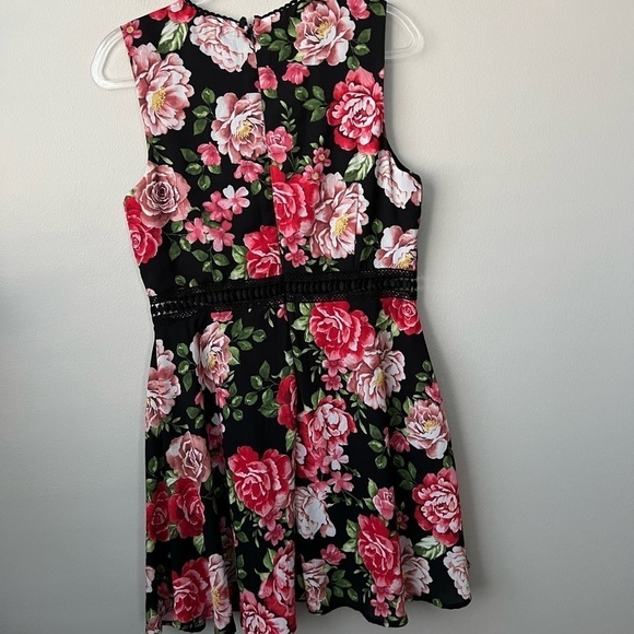 Disney Princess Floral Sleaveless Dress Lined Embroidered Size Large Juniors - Picture 5 of 13